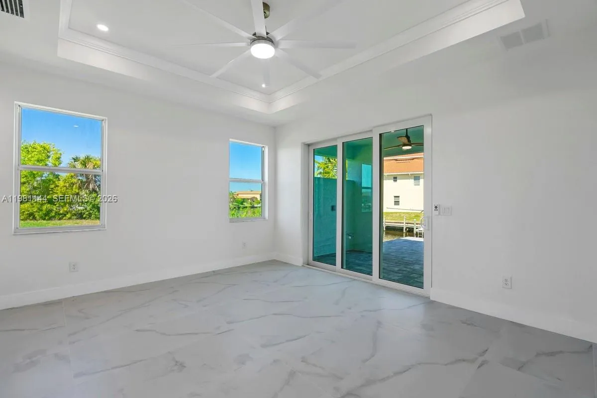 1105 SE 38 ST, Cape Coral FL 33904