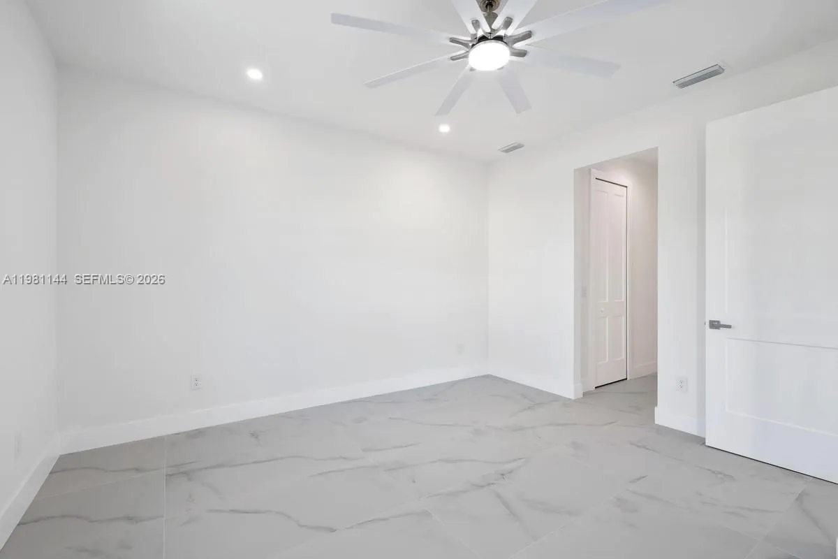 1105 SE 38 ST, Cape Coral FL 33904