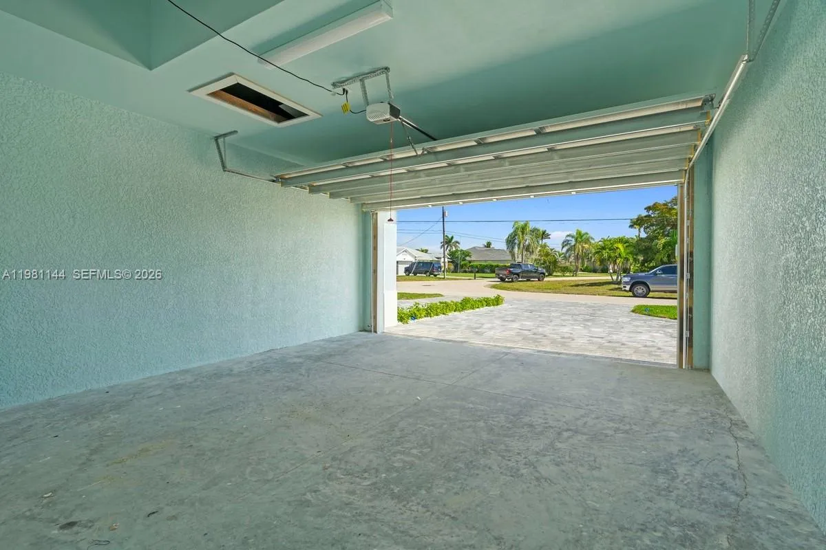 1105 SE 38 ST, Cape Coral FL 33904
