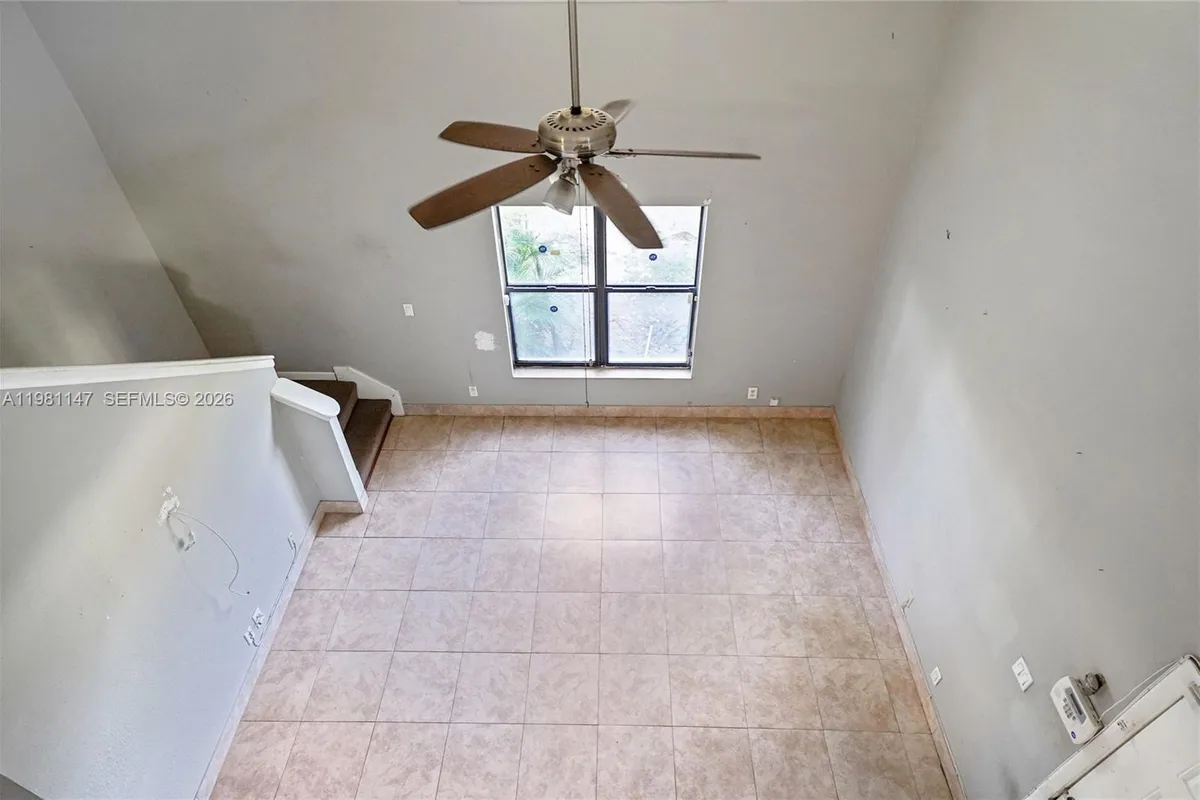 4092 N Pine Island Rd # 206, Sunrise FL 33351