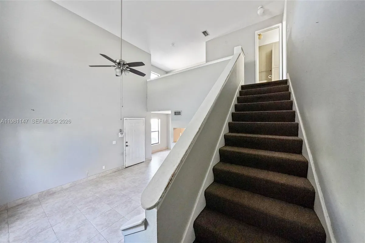 4092 N Pine Island Rd # 206, Sunrise FL 33351