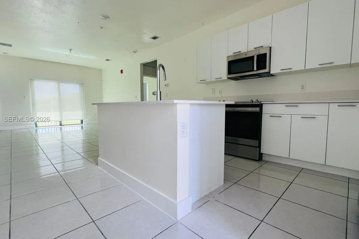 8001 NW 41st St # 202, Doral FL 33166