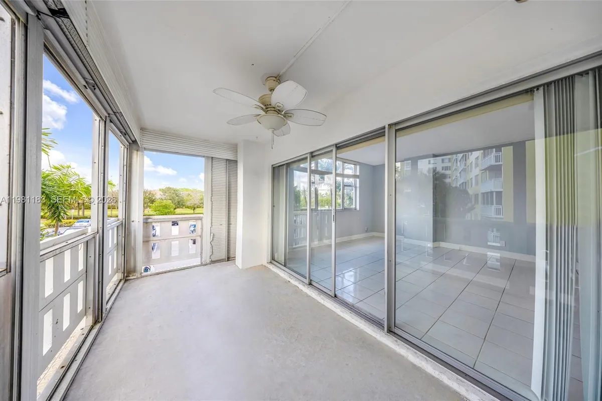 4350 Hillcrest Dr # 200, Hollywood FL 33021