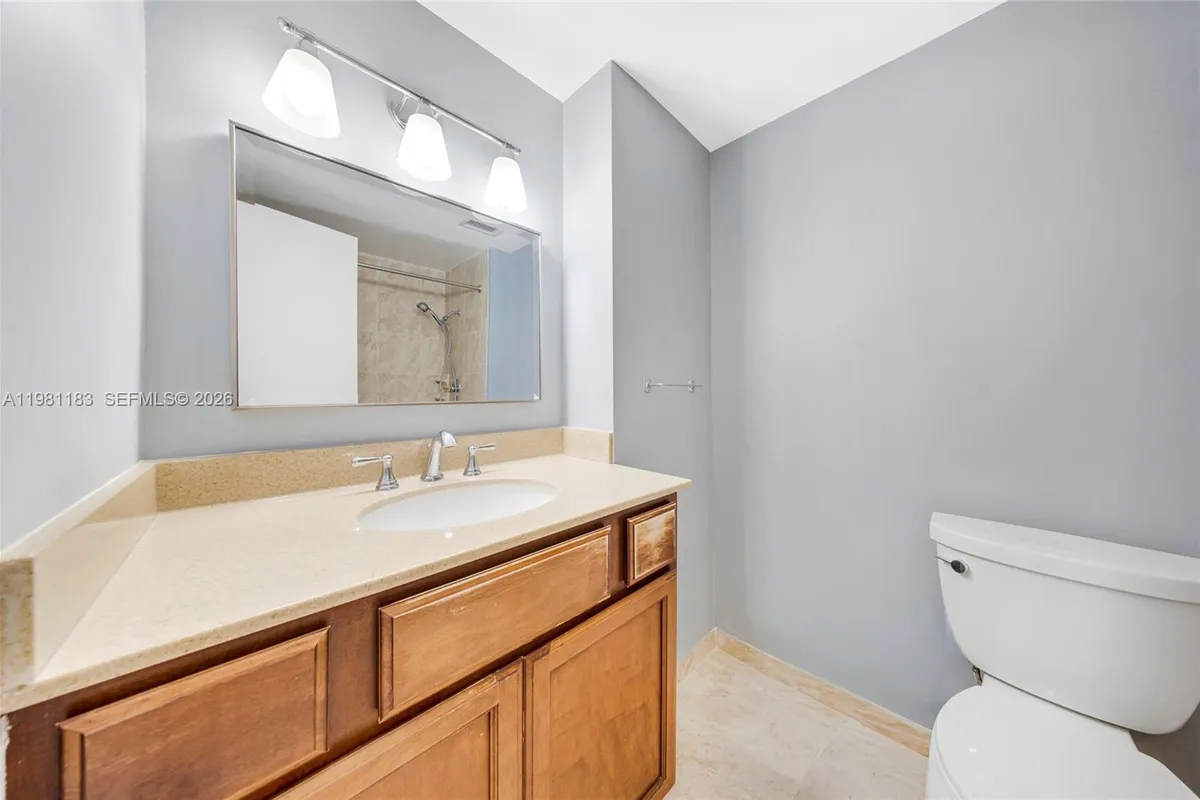 4350 Hillcrest Dr # 200, Hollywood FL 33021