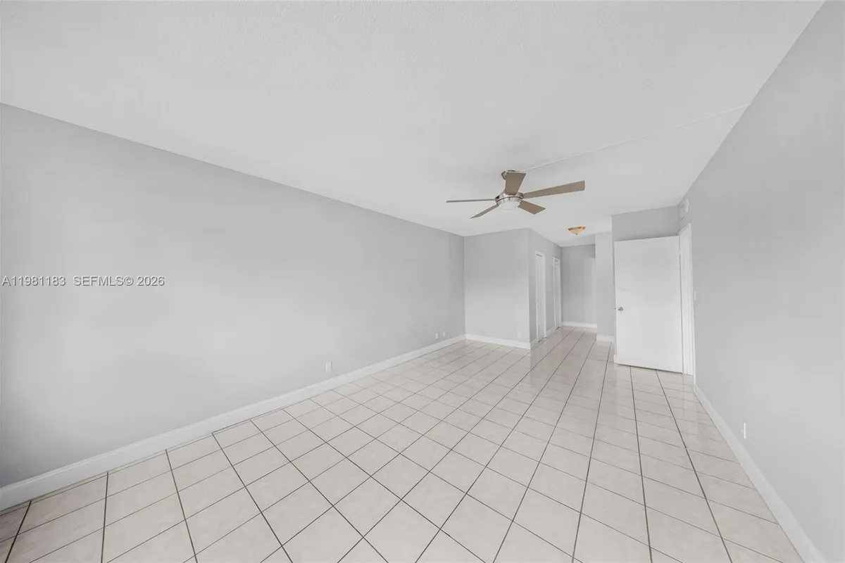 4350 Hillcrest Dr # 200, Hollywood FL 33021