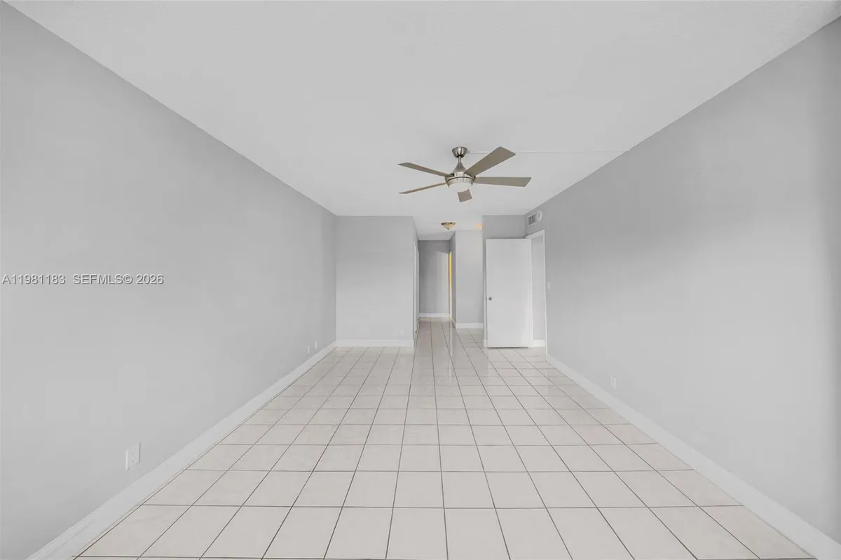 4350 Hillcrest Dr # 200, Hollywood FL 33021