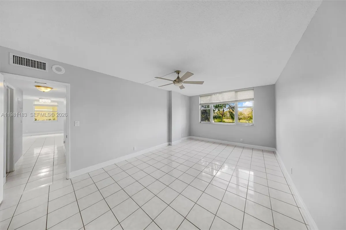 4350 Hillcrest Dr # 200, Hollywood FL 33021