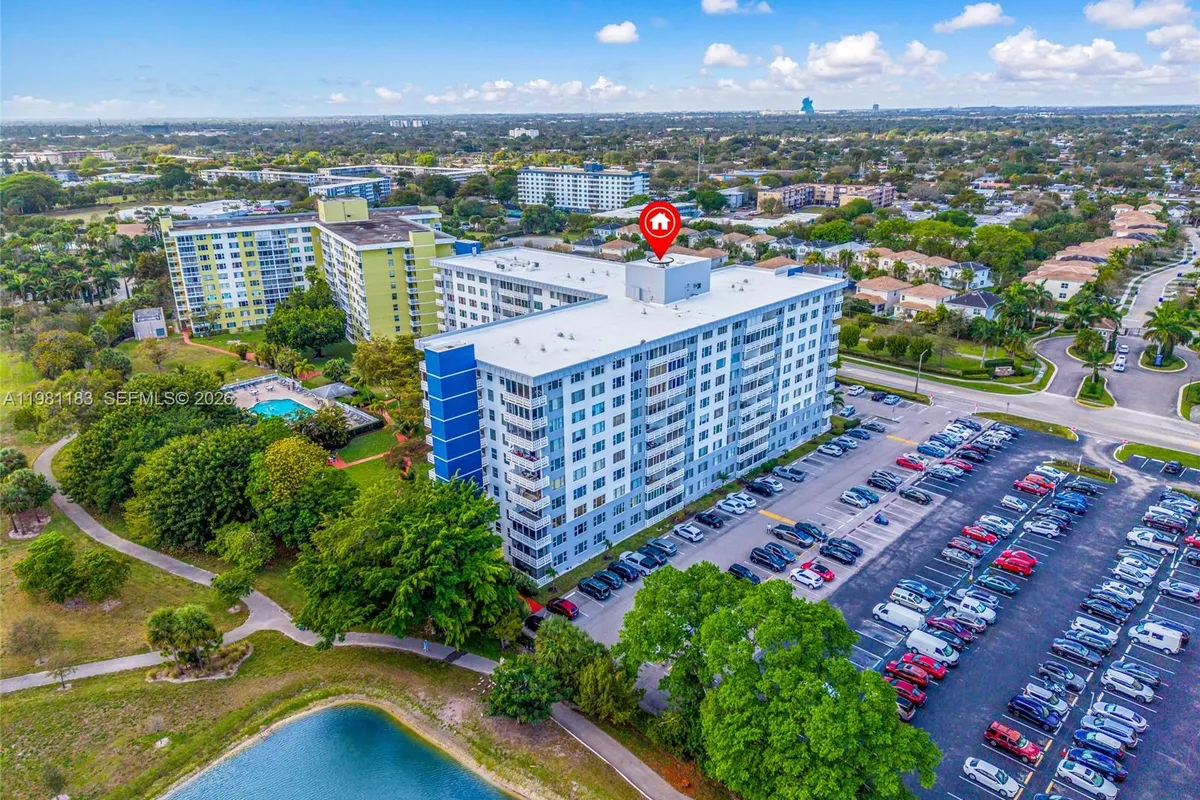 4350 Hillcrest Dr # 200, Hollywood FL 33021