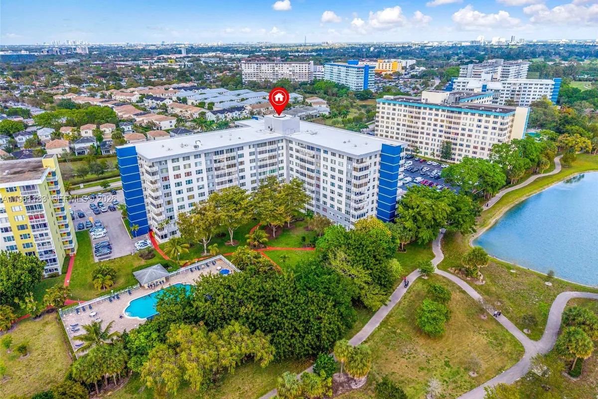 4350 Hillcrest Dr # 200, Hollywood FL 33021