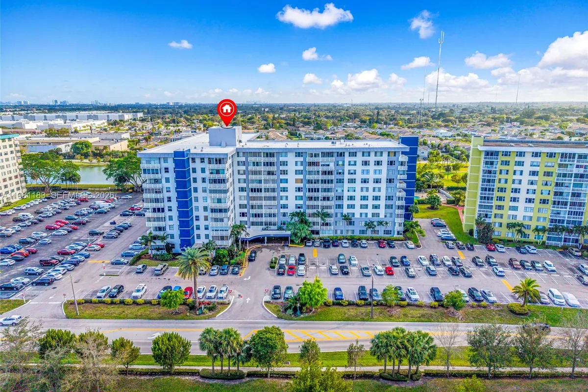 4350 Hillcrest Dr # 200, Hollywood FL 33021