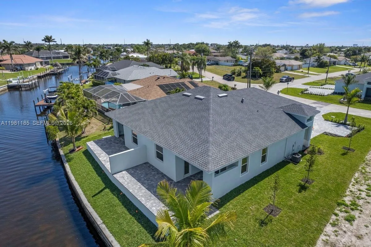 1107 SE 38 ST, Cape Coral FL 33904