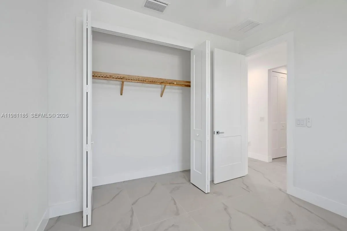 1107 SE 38 ST, Cape Coral FL 33904