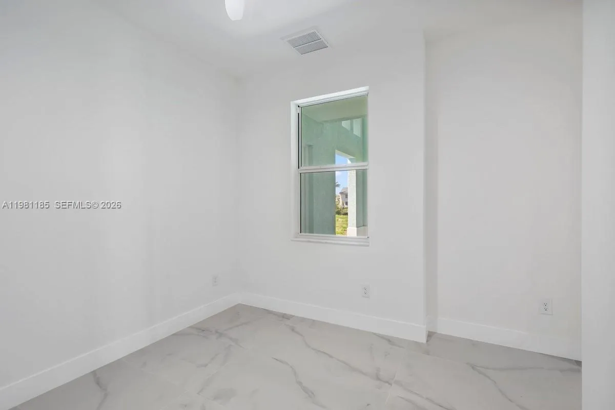 1107 SE 38 ST, Cape Coral FL 33904