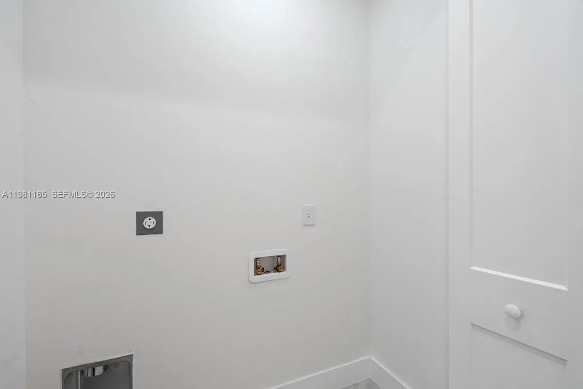 1107 SE 38 ST, Cape Coral FL 33904