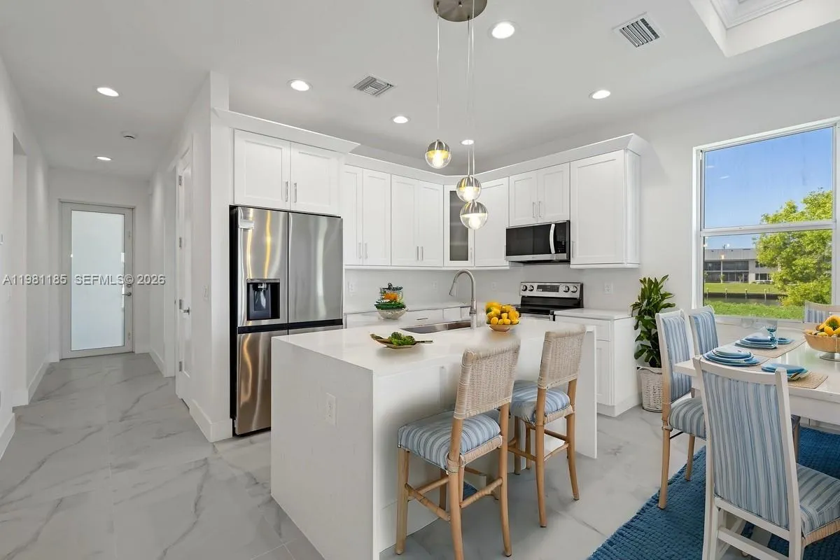 1107 SE 38 ST, Cape Coral FL 33904