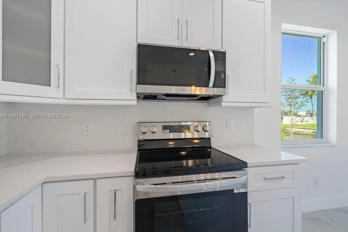 1107 SE 38 ST, Cape Coral FL 33904