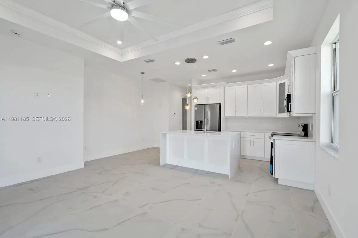 1107 SE 38 ST, Cape Coral FL 33904