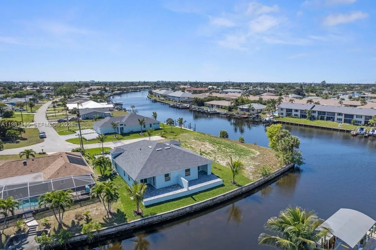 1107 SE 38 ST, Cape Coral FL 33904