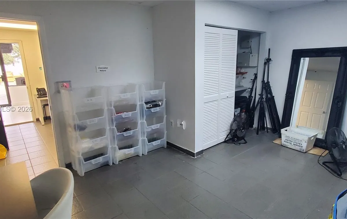 2100 NW 93rd Ave, Doral FL 33172