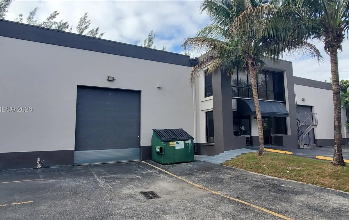 2100 NW 93rd Ave, Doral FL 33172