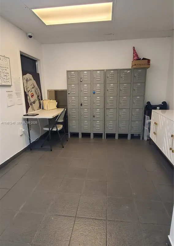 2100 NW 93rd Ave, Doral FL 33172