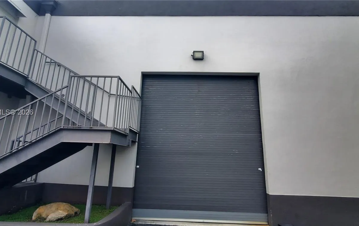 2100 NW 93rd Ave, Doral FL 33172