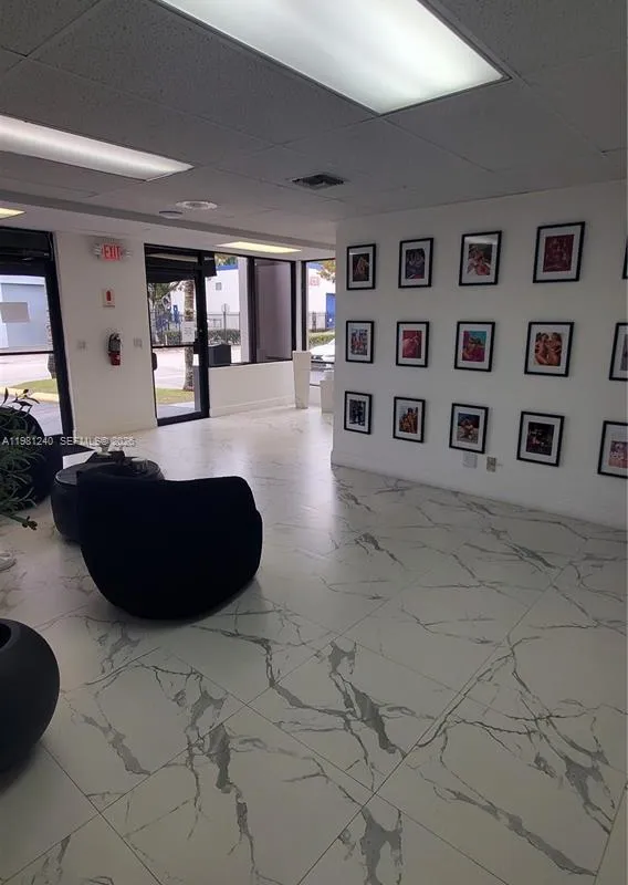 2100 NW 93rd Ave, Doral FL 33172