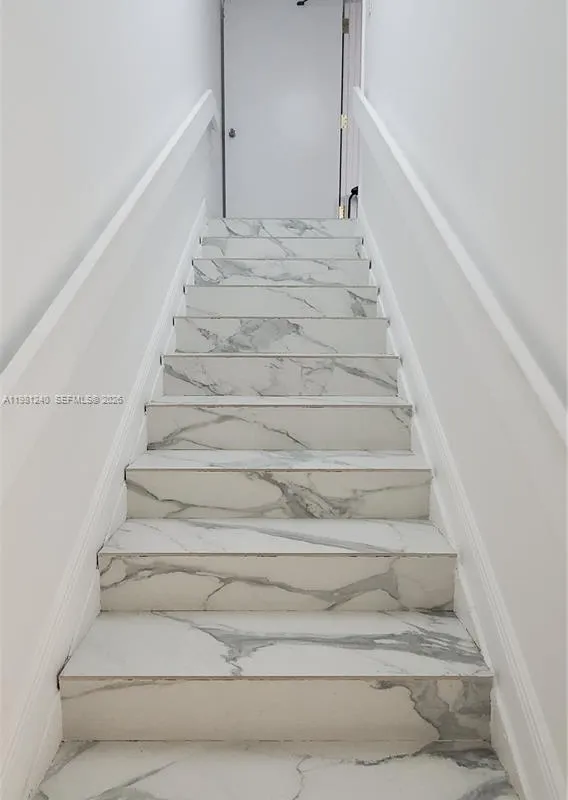 2100 NW 93rd Ave, Doral FL 33172