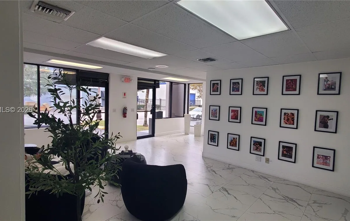 2100 NW 93rd Ave, Doral FL 33172