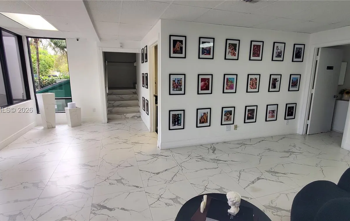 2100 NW 93rd Ave, Doral FL 33172