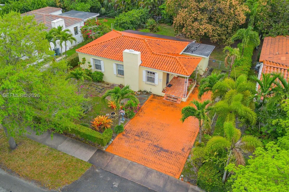 512 Mendoza Ave, Coral Gables FL 33134
