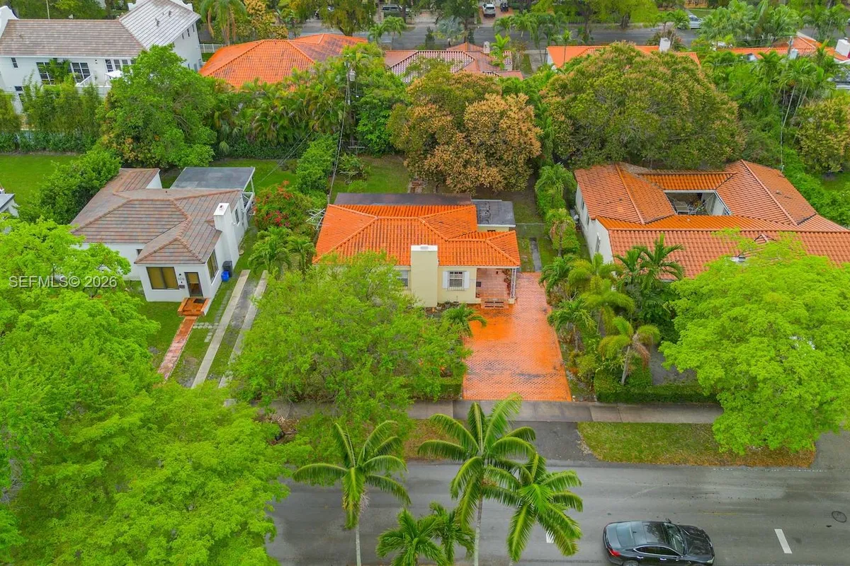 512 Mendoza Ave, Coral Gables FL 33134