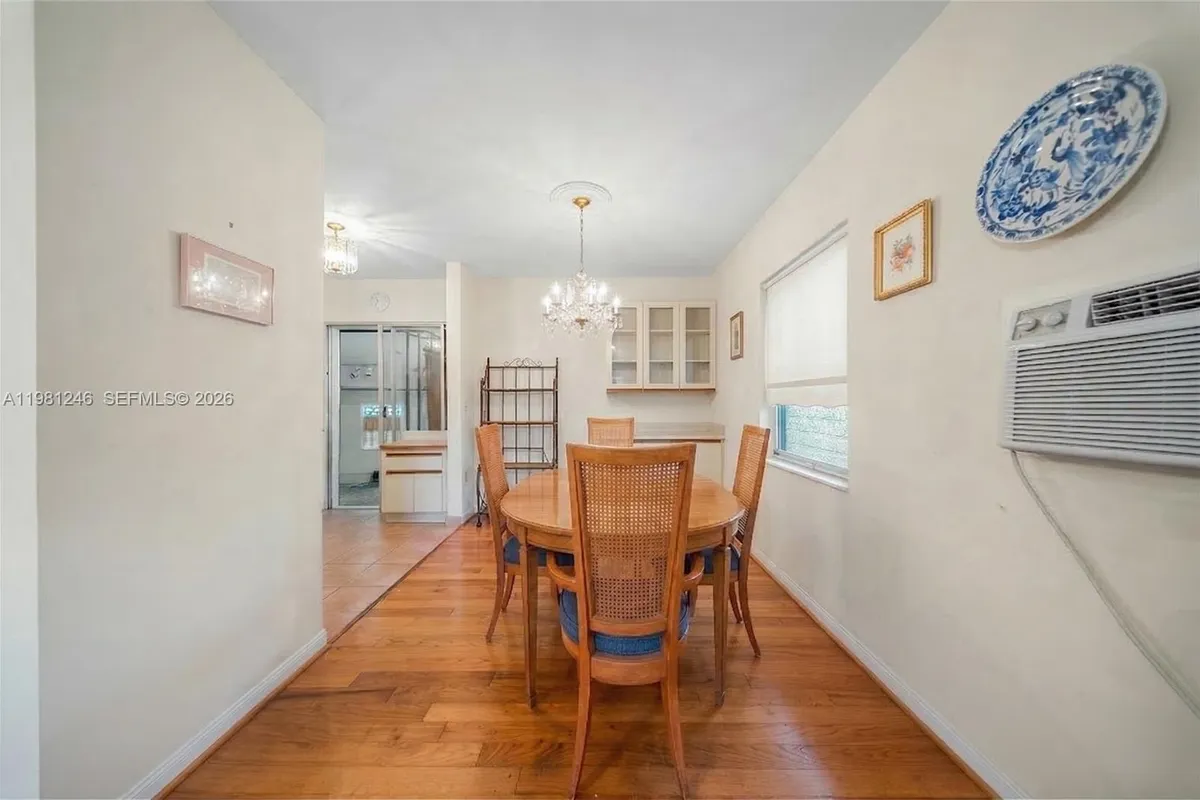 512 Mendoza Ave, Coral Gables FL 33134