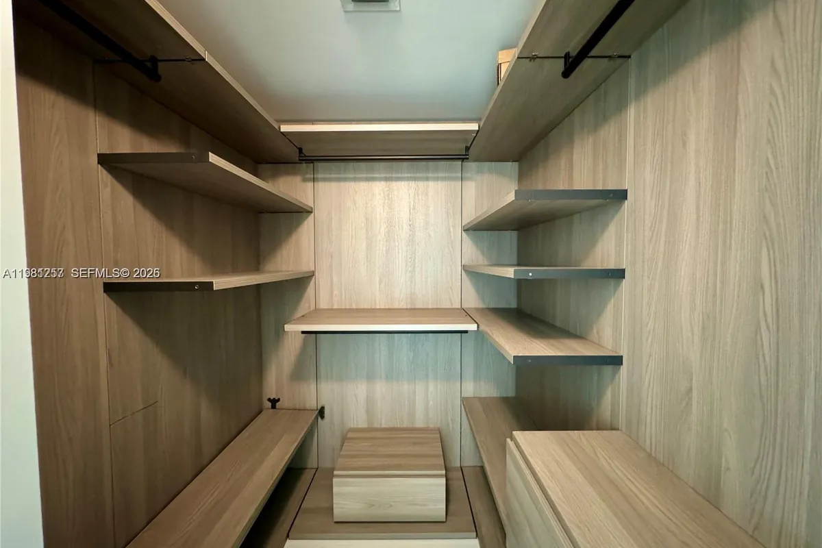 501 NE 31st St # 3208, Miami FL 33137