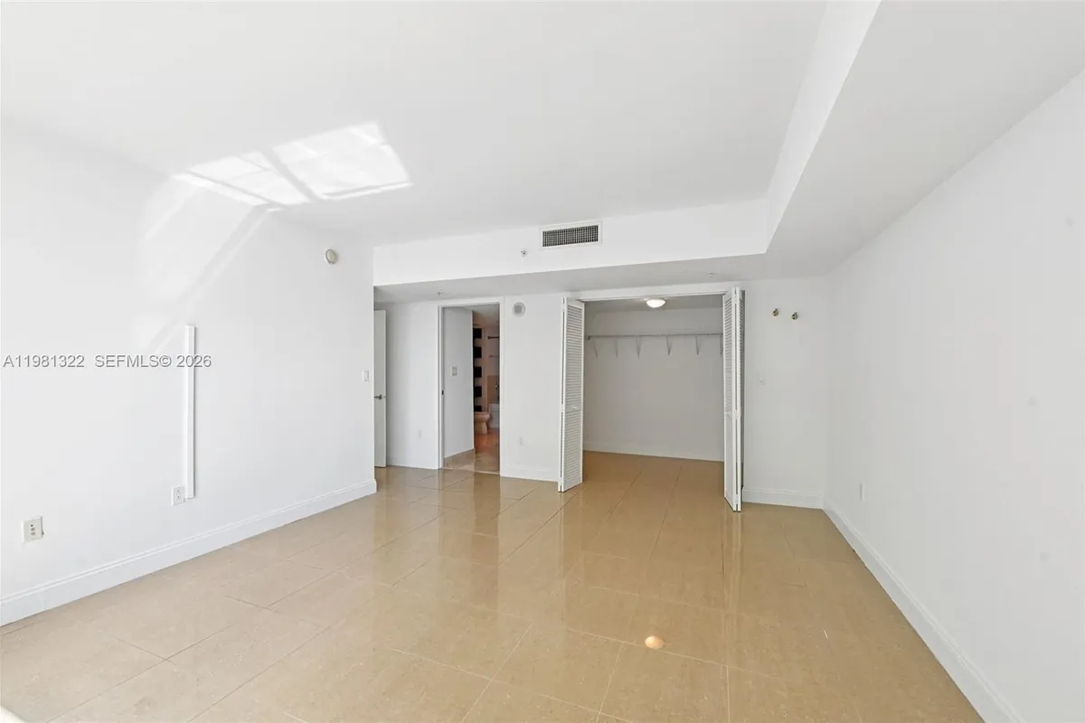 1800 N Bayshore Dr # 2811, Miami FL 33132