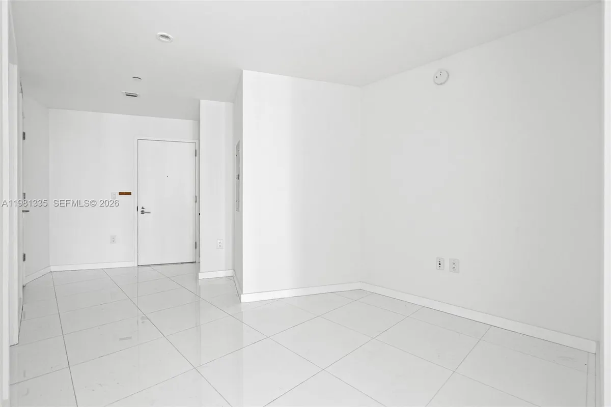 851 NE 1st Ave # 2200, Miami FL 33132