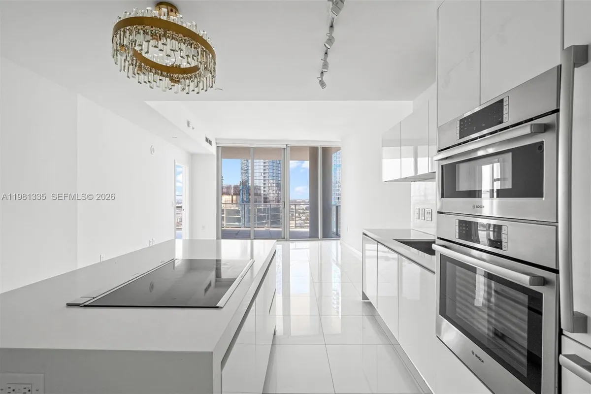 851 NE 1st Ave # 2200, Miami FL 33132