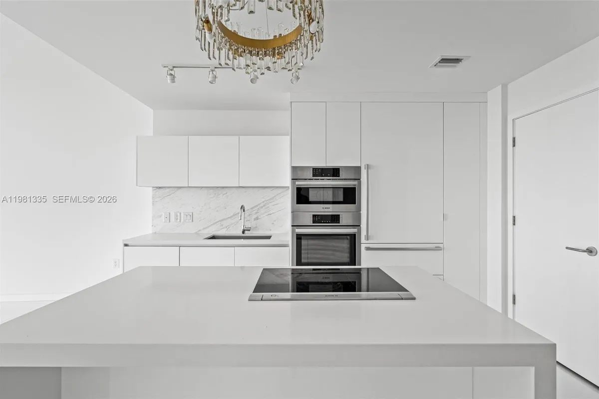 851 NE 1st Ave # 2200, Miami FL 33132