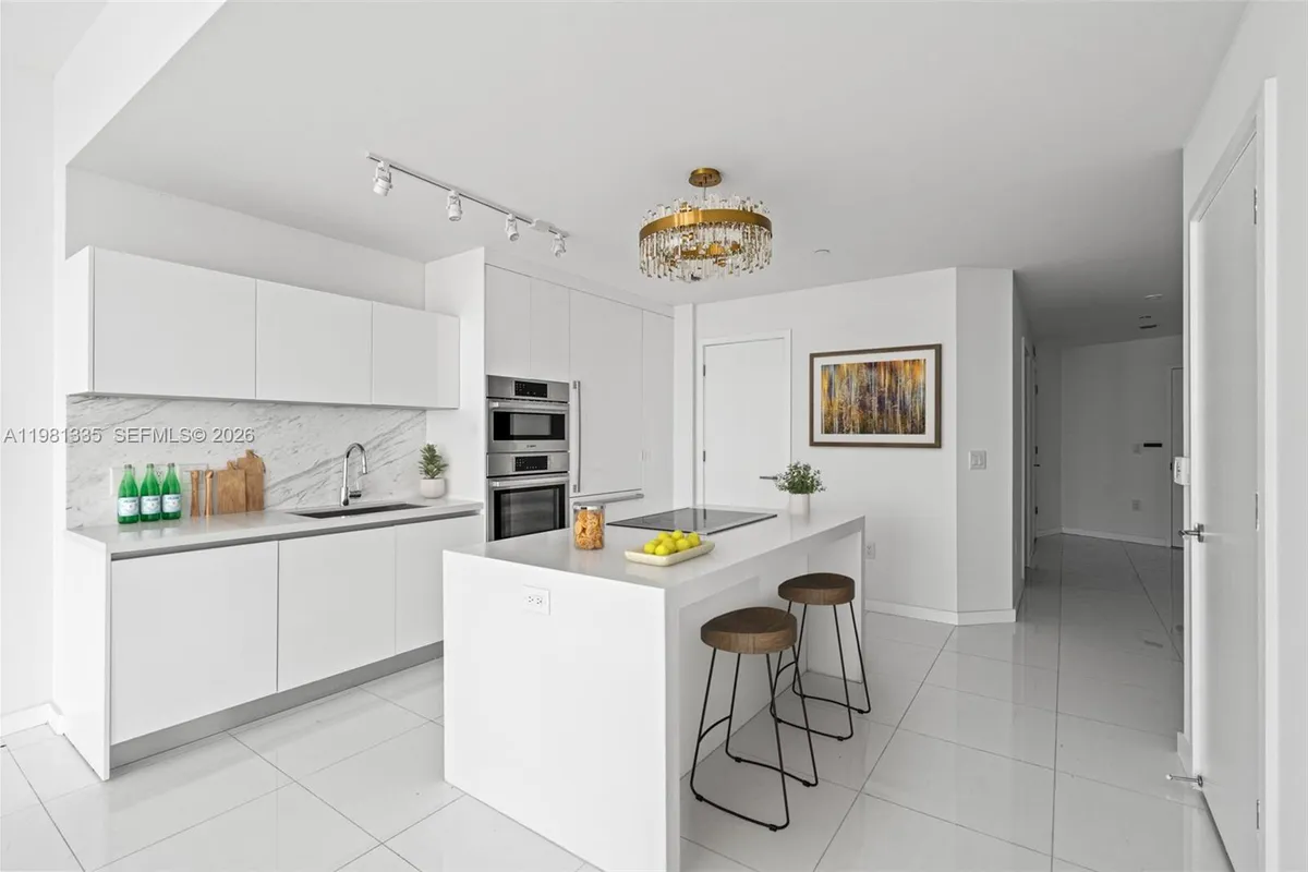 851 NE 1st Ave # 2200, Miami FL 33132