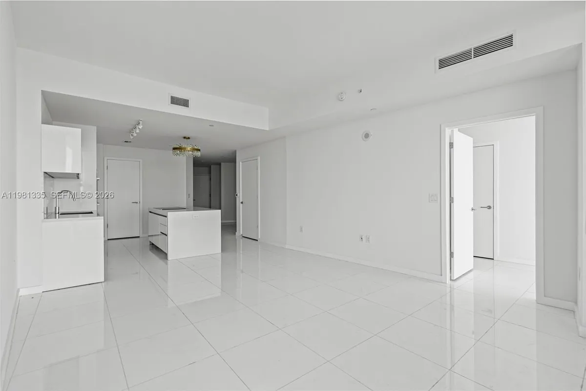 851 NE 1st Ave # 2200, Miami FL 33132