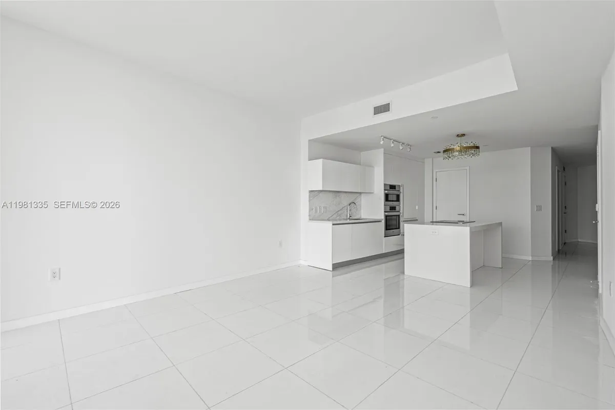 851 NE 1st Ave # 2200, Miami FL 33132