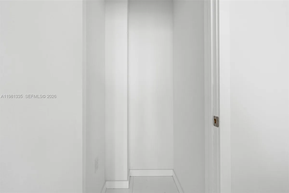 851 NE 1st Ave # 2200, Miami FL 33132