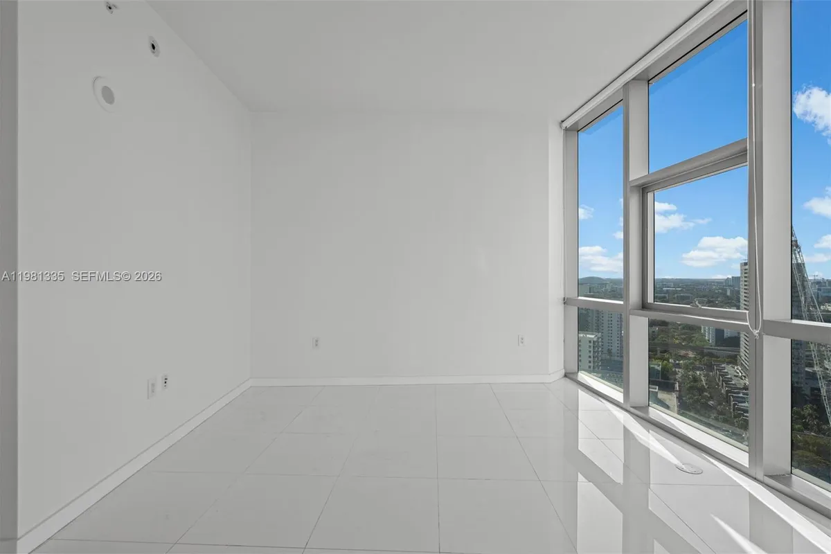 851 NE 1st Ave # 2200, Miami FL 33132