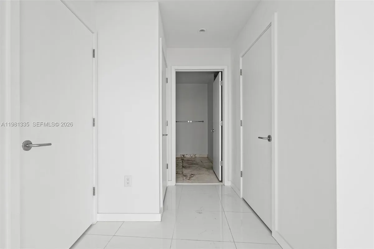 851 NE 1st Ave # 2200, Miami FL 33132