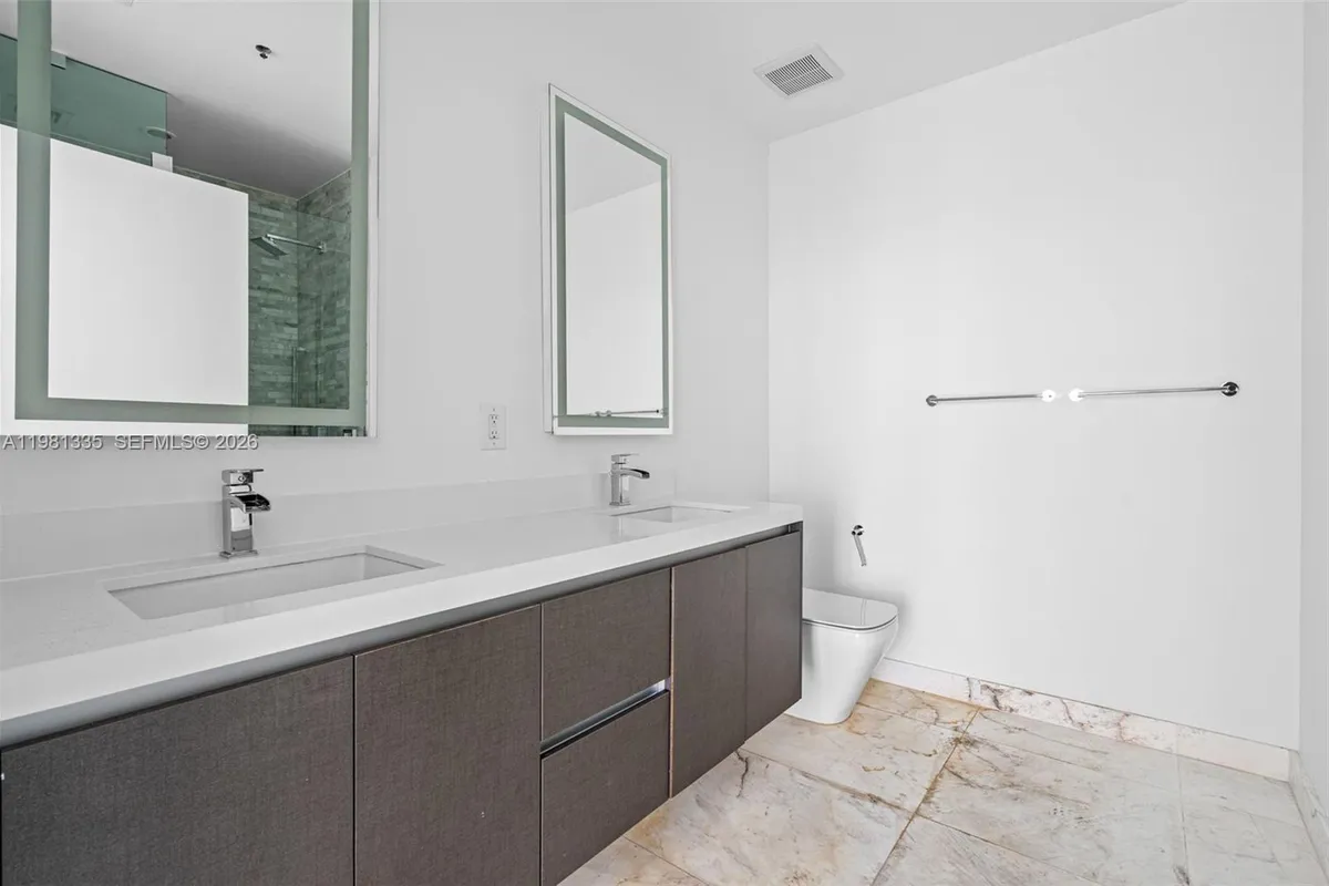 851 NE 1st Ave # 2200, Miami FL 33132