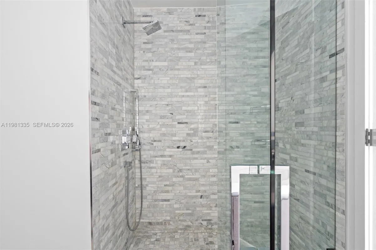 851 NE 1st Ave # 2200, Miami FL 33132