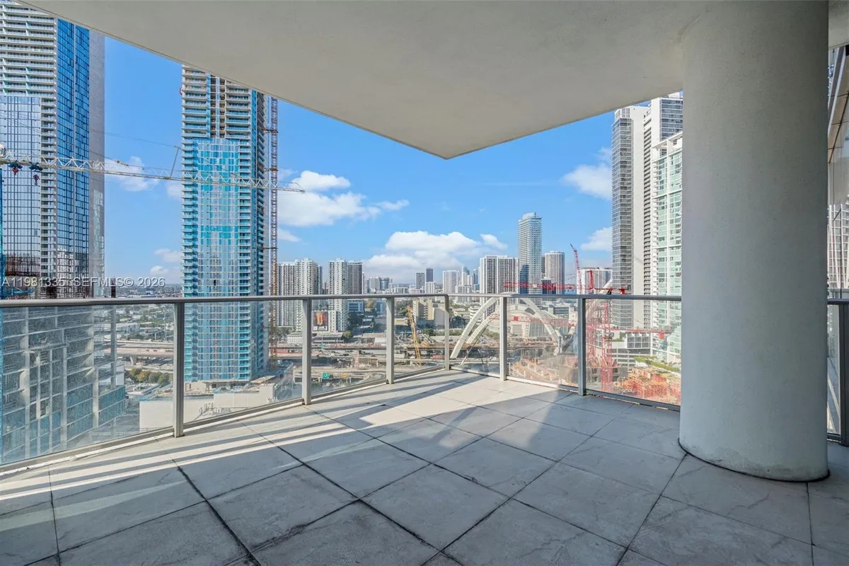 851 NE 1st Ave # 2200, Miami FL 33132