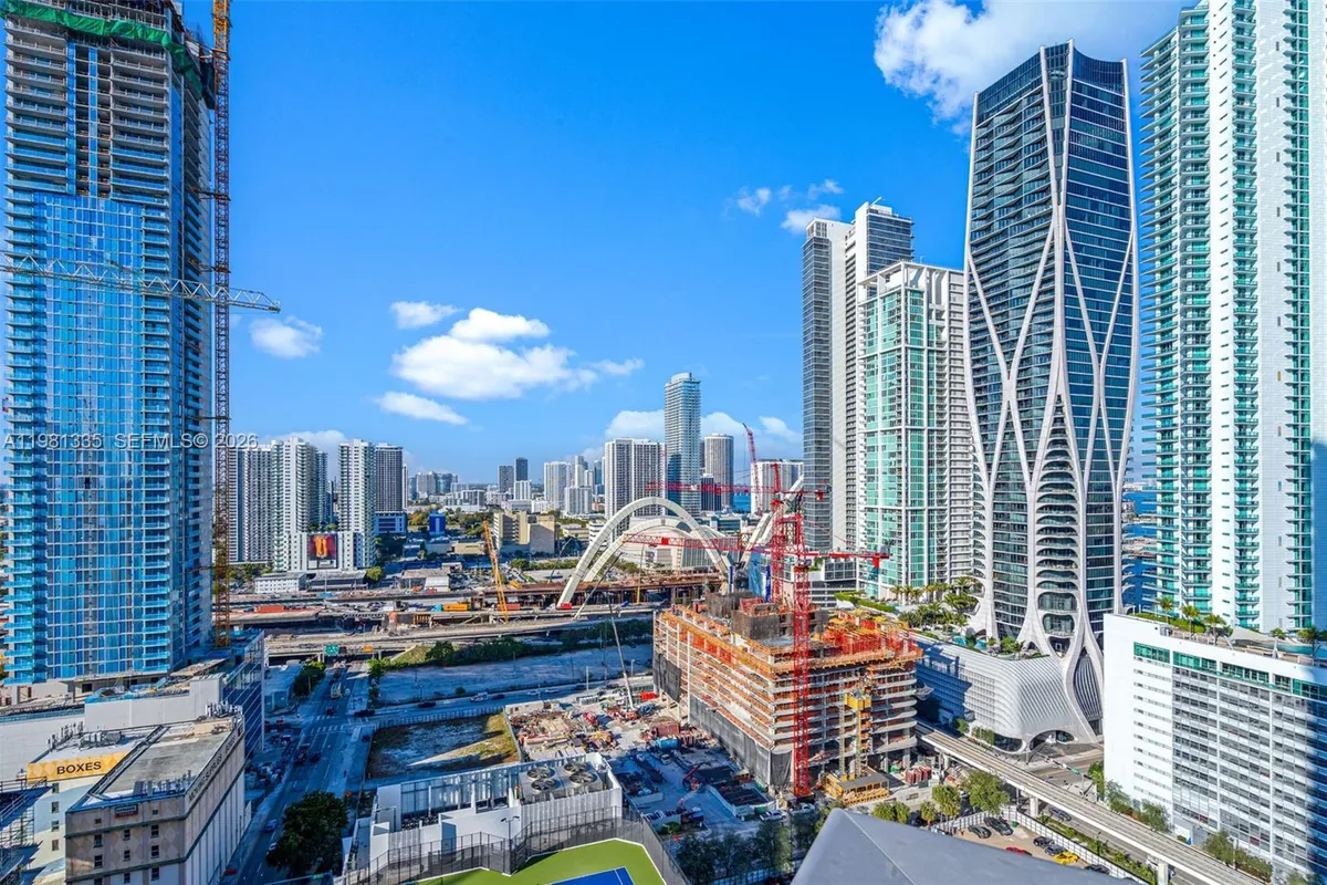 851 NE 1st Ave # 2200, Miami FL 33132