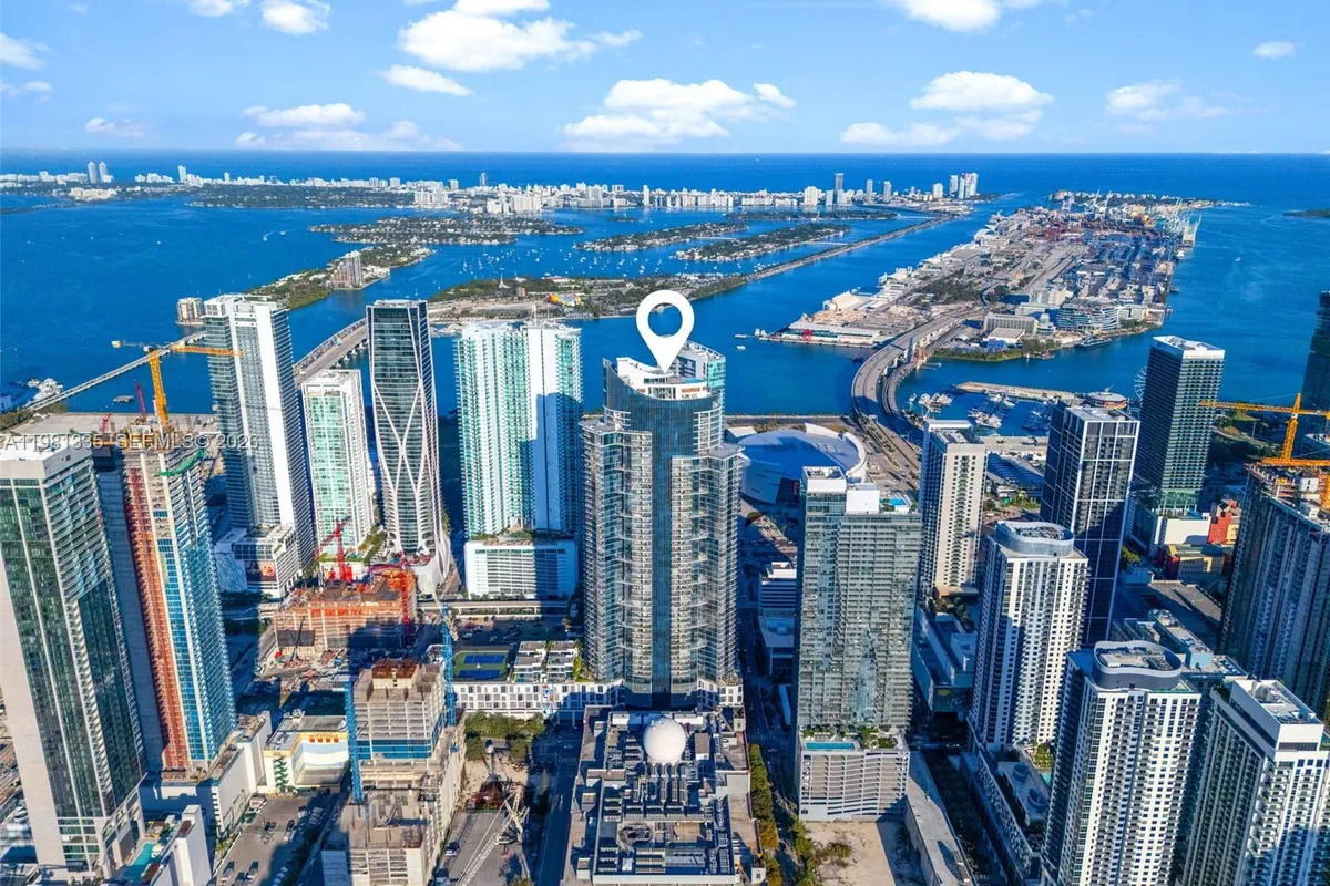 851 NE 1st Ave # 2200, Miami FL 33132