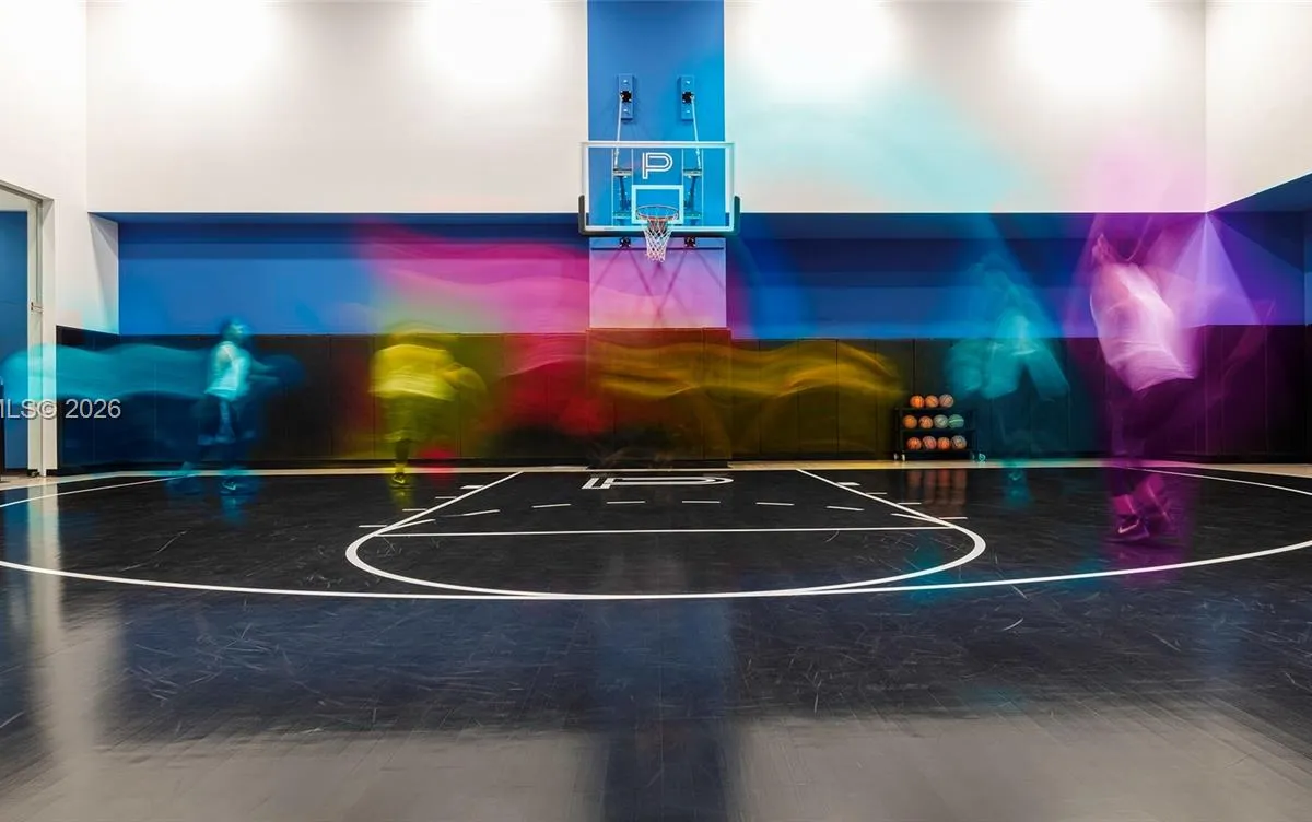 851 NE 1st Ave # 2200, Miami FL 33132